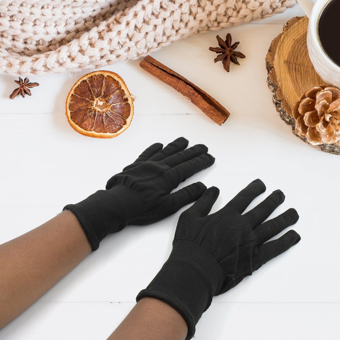 Cut-resistant safety gloves for hand protection